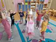 421415482_1391878858105472_234530814735168642_n